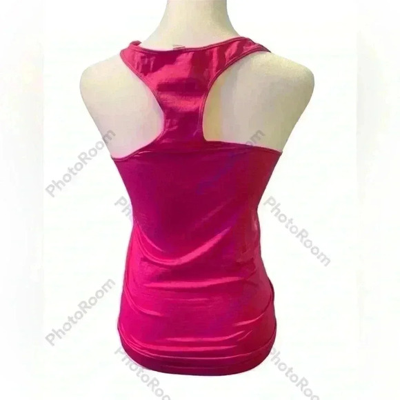 Under Armour Heat Gear fitted Razorback tank in Fushia. Women’s size S/P - Picture 4 of 5
